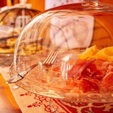 A Casa Di Gianni E Mari Bed & Breakfast Vestone Екстериор снимка