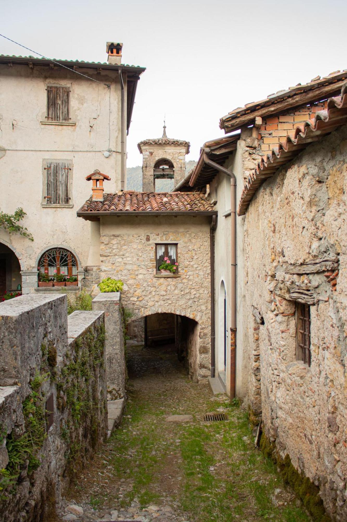 A Casa Di Gianni E Mari Bed & Breakfast Vestone Екстериор снимка